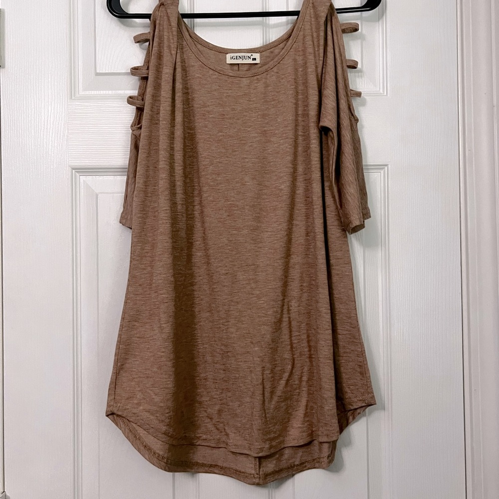3/4 sleeve open arm top L